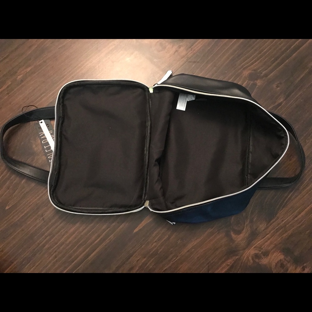 Tote - Picture 2 of 3